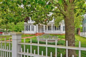 New Bern Home with Yard, Grill and Walkable Location